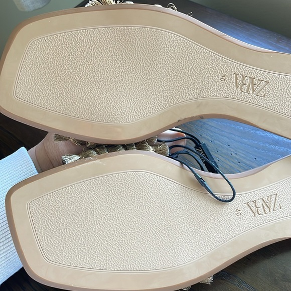 Zara Flat Sandals With Fringe Square Toes Golden - Picture 11 of 12